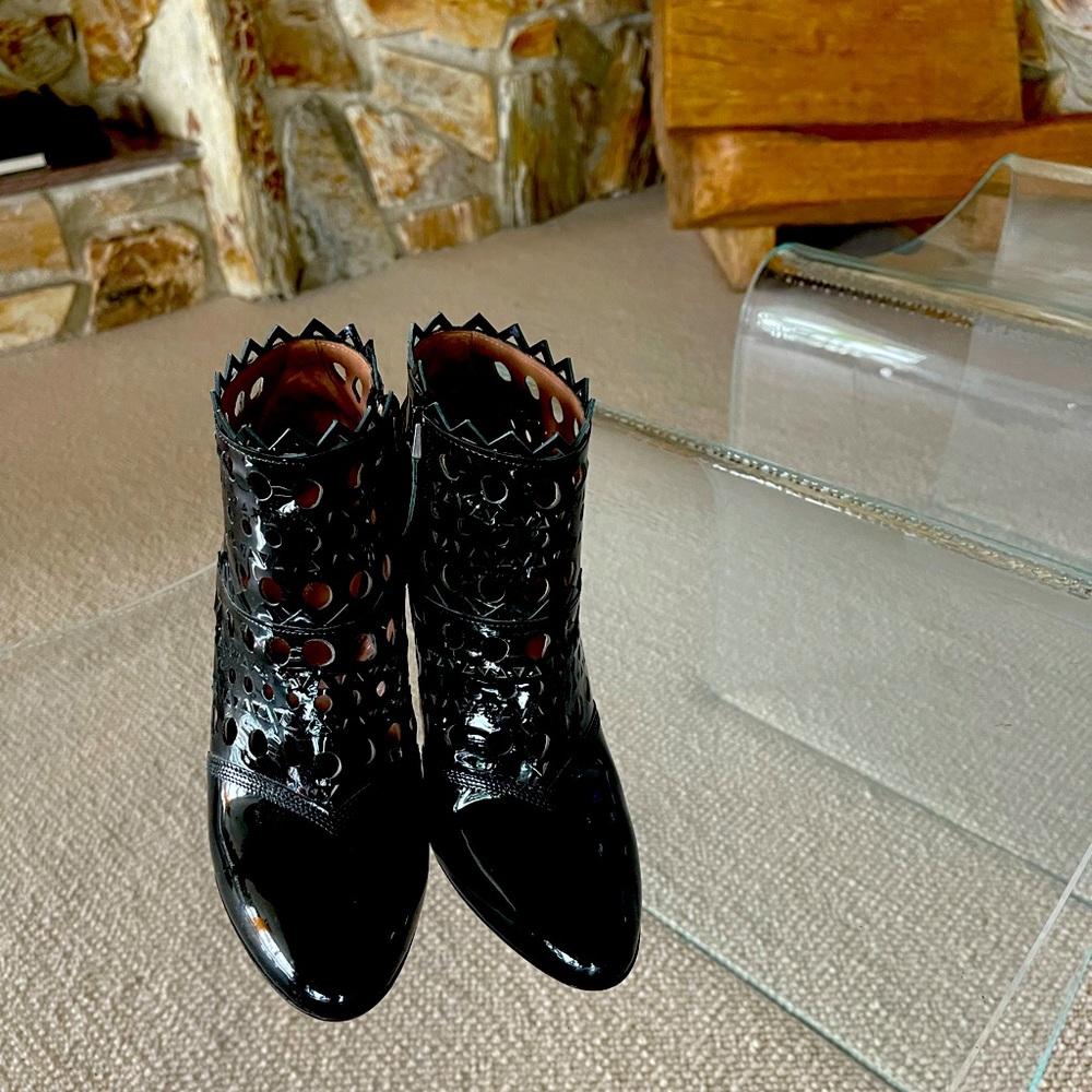 Black patent leather Azzedine Alaia ankle boots